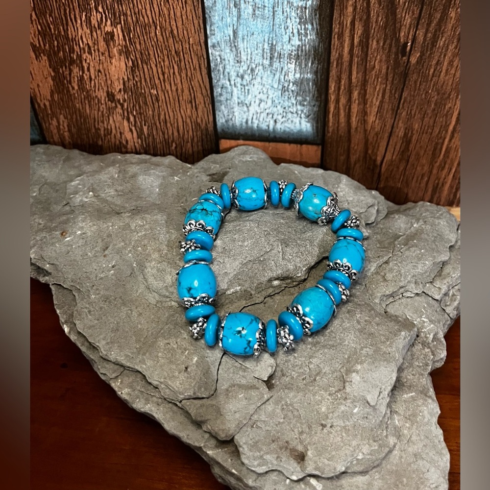 Turquoise Beaded Bracelet with Silver Accents